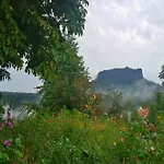 شقة Cosy In Weissig With Garden *