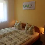 شقة Cosy In Weissig With Garden