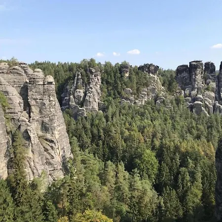 Апартаменты Cosy In Weissig With Garden *