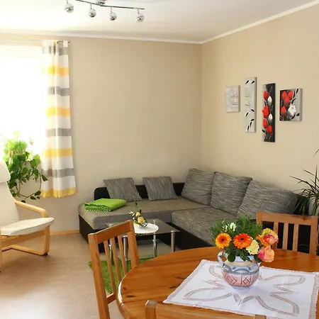 Διαμέρισμα Cosy In Weissig With Garden Struppen