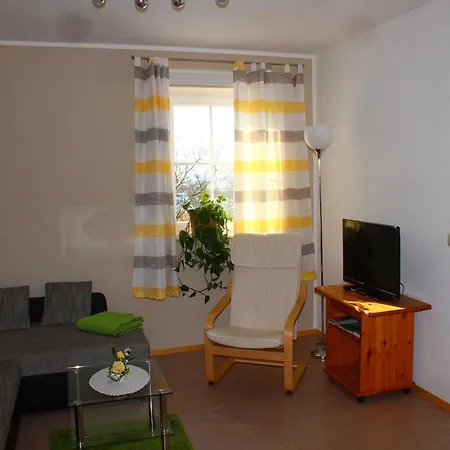 Cosy In Weissig With Garden Appartamento *