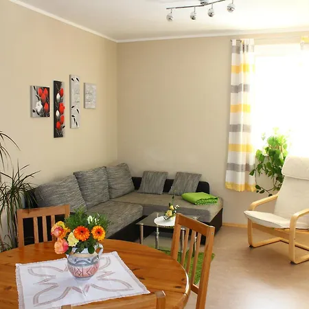 Διαμέρισμα Cosy In Weissig With Garden Struppen