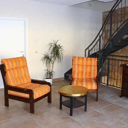 Apartment Cosy In Wei Ig With Garden Struppen