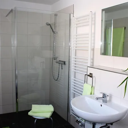 Apartment Cosy In Wei Ig With Garden Struppen