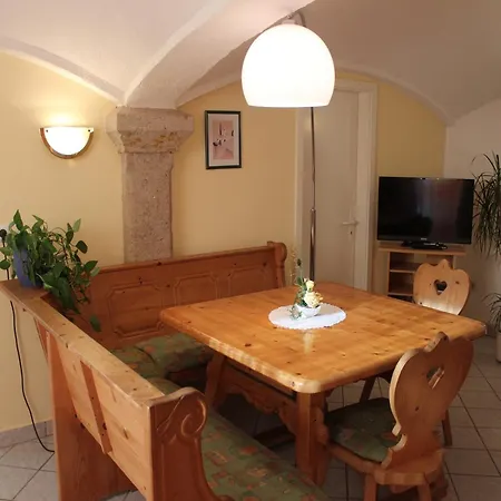 Διαμέρισμα Cosy In Weissig With Garden Struppen