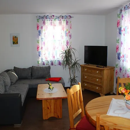 شقة Cosy In Weissig With Garden