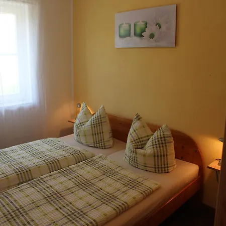 Апартаменты Cosy In Weissig With Garden