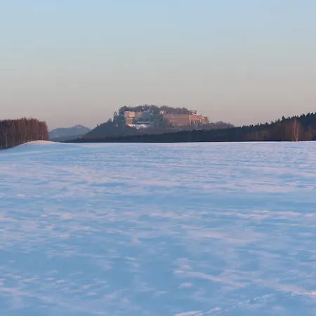 شقة Cosy In Weissig With Garden