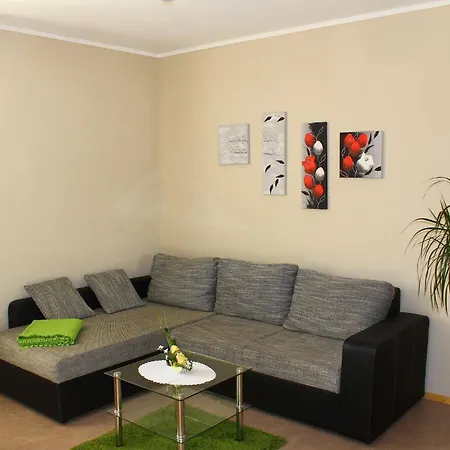Апартаменты Cosy In Weissig With Garden