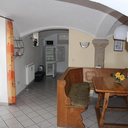 Апартаменты Cosy In Weissig With Garden