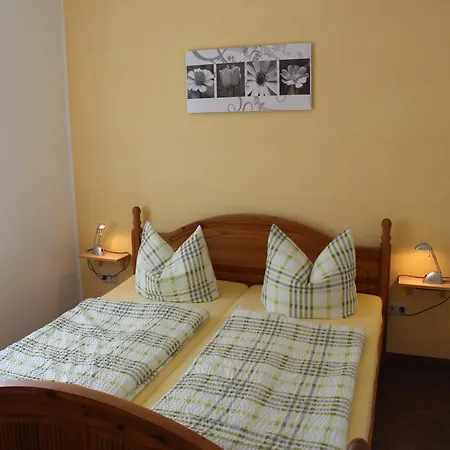 Апартаменты Cosy In Weissig With Garden Struppen