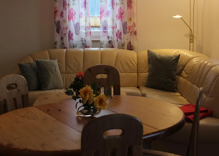 Апартаменты Cosy In Weissig With Garden *