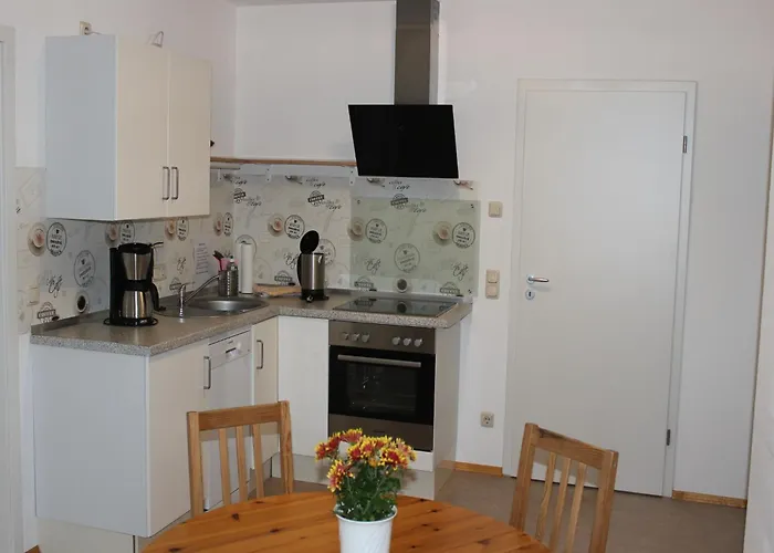 Апартаменты Cosy In Weissig With Garden *