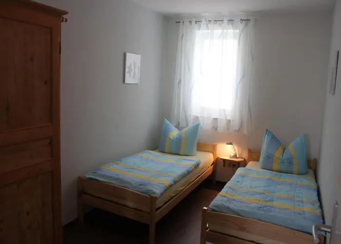 Апартаменты Cosy In Weissig With Garden *