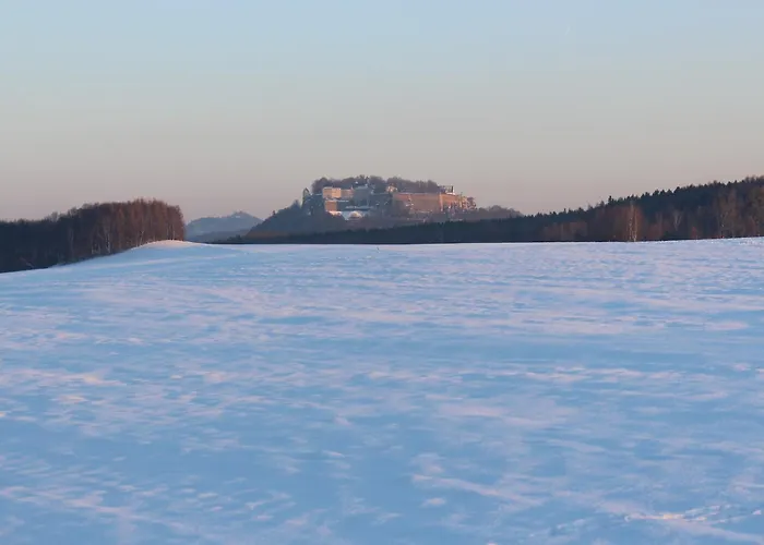 Апартаменты Cosy In Weissig With Garden